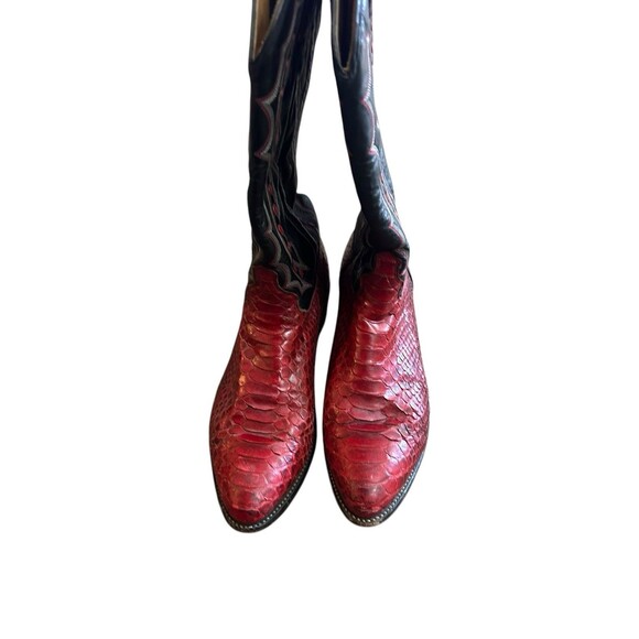 VTG J. Chisholm Western Cowboy Boots Red & Black Snakeskin Mens 9.5D USA 43535 - Picture 2 of 16